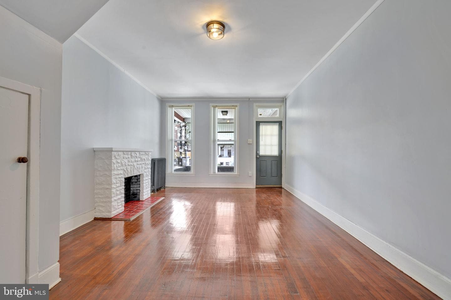 2822 Riggs Avenue photo 3