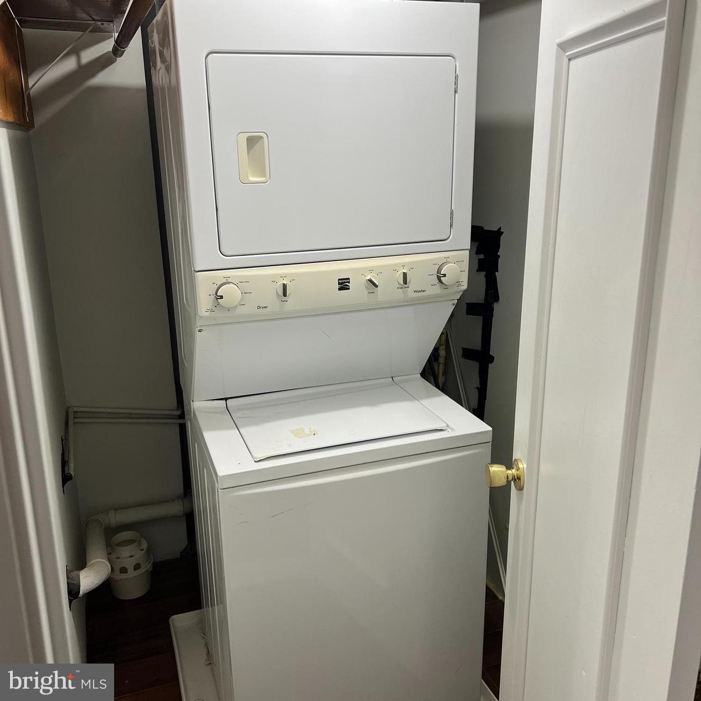 2213 Brookfield Avenue photo 8