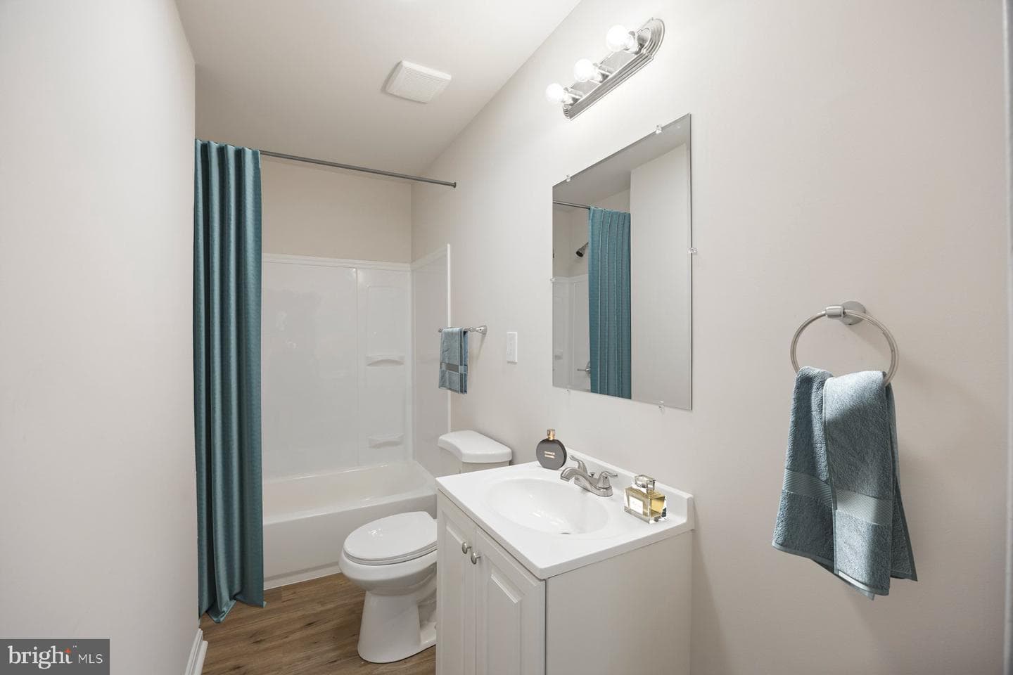 2435 Jefferson Street photo 7