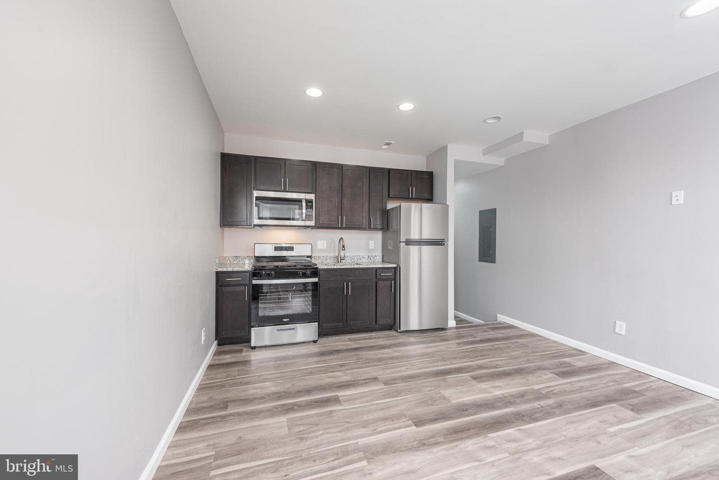 2143 Druid Hill Avenue photo 3