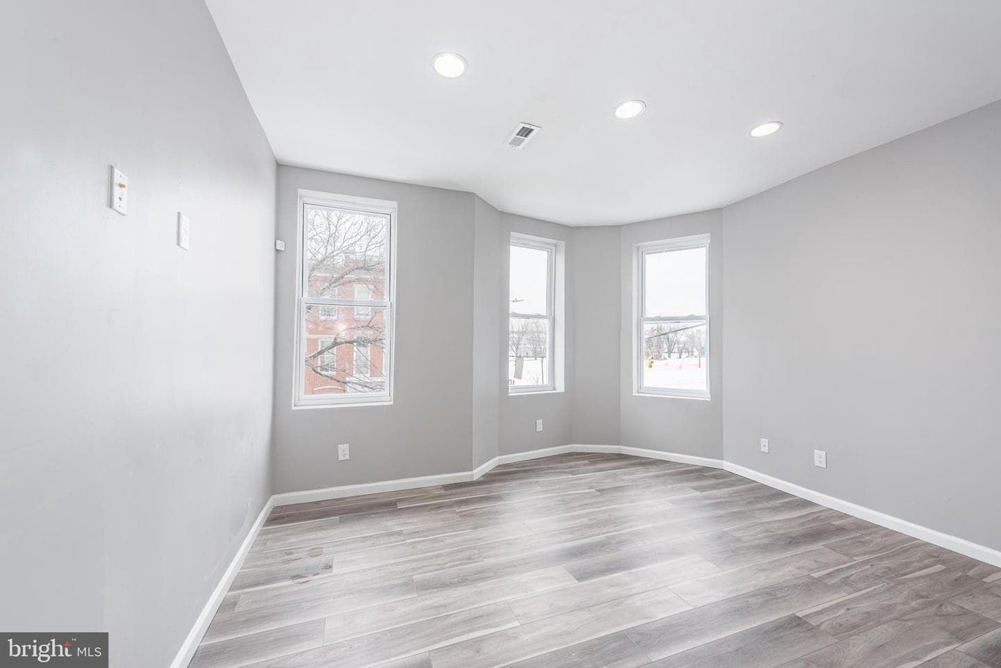 2143 Druid Hill Avenue photo 4