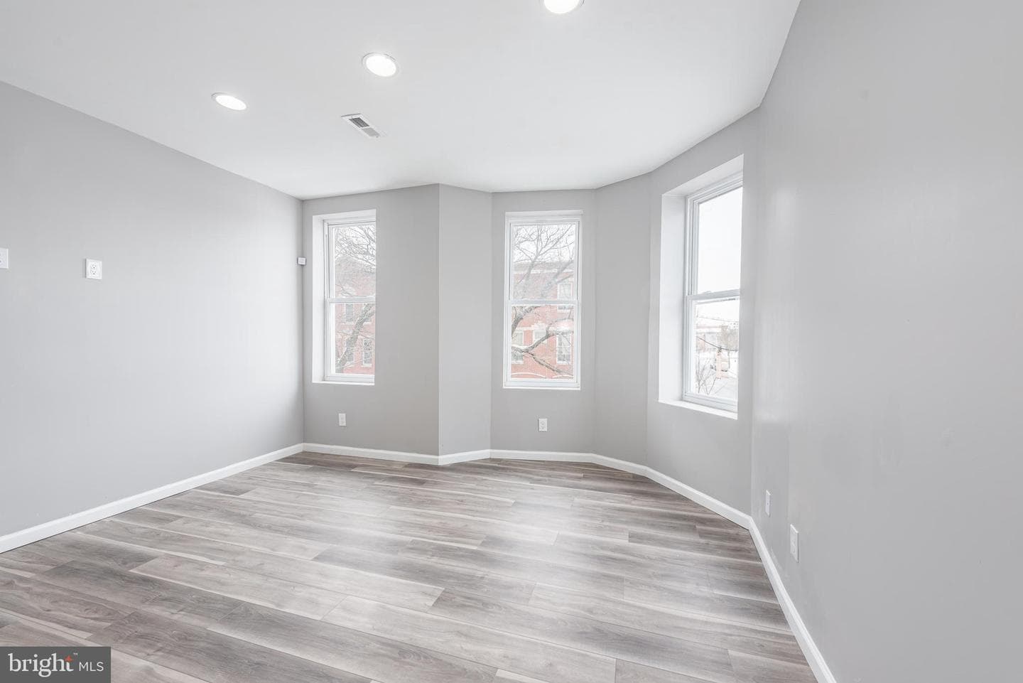 2143 Druid Hill Avenue photo 5