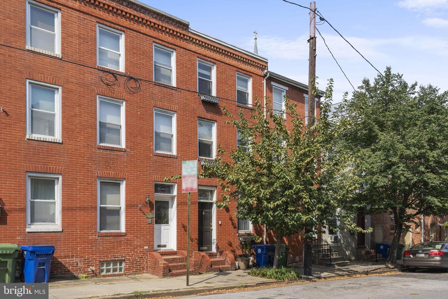 1206 William Street photo 2