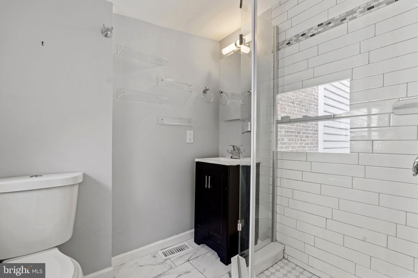 1206 William Street photo 5