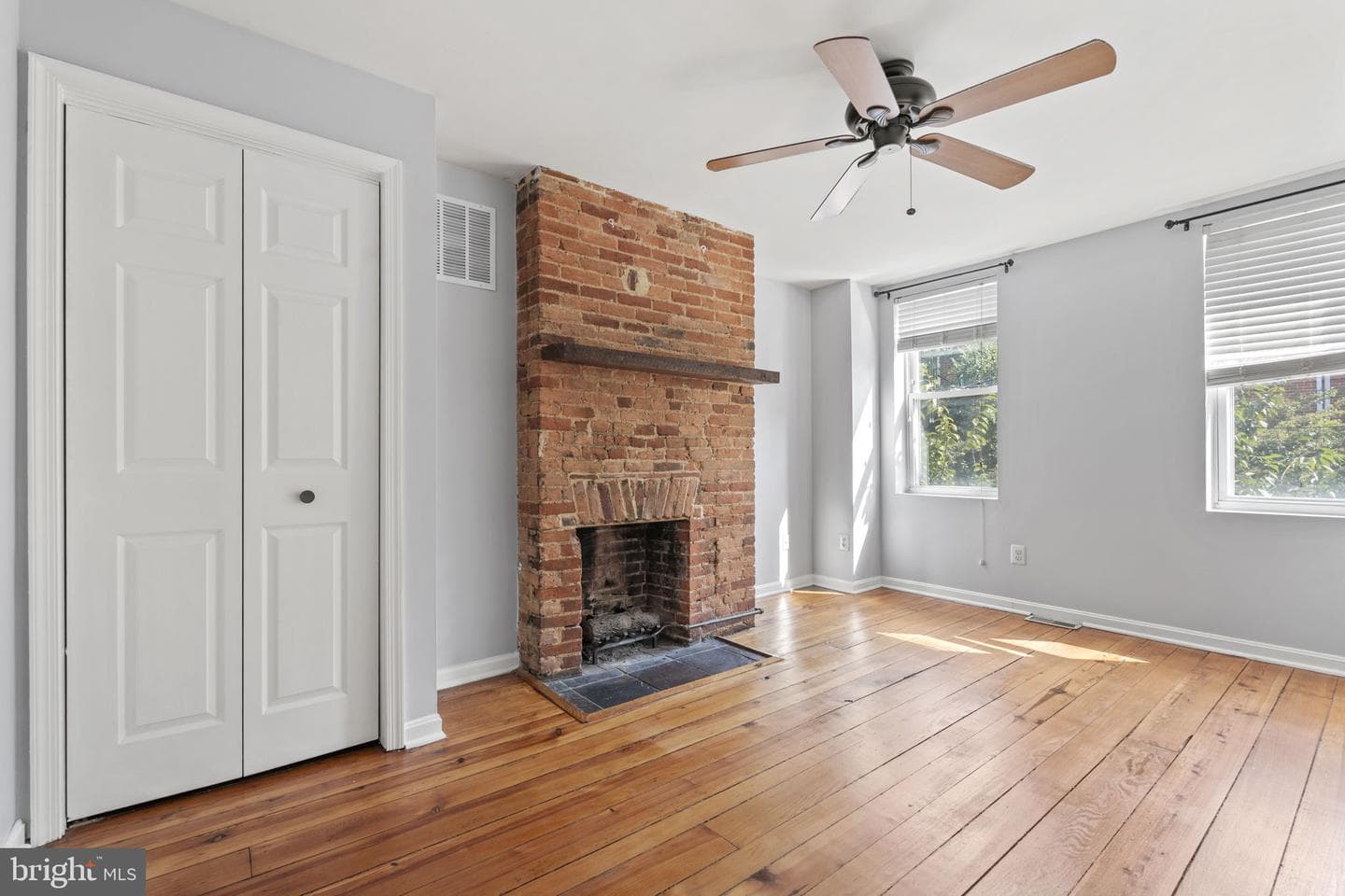 1206 William Street photo 6