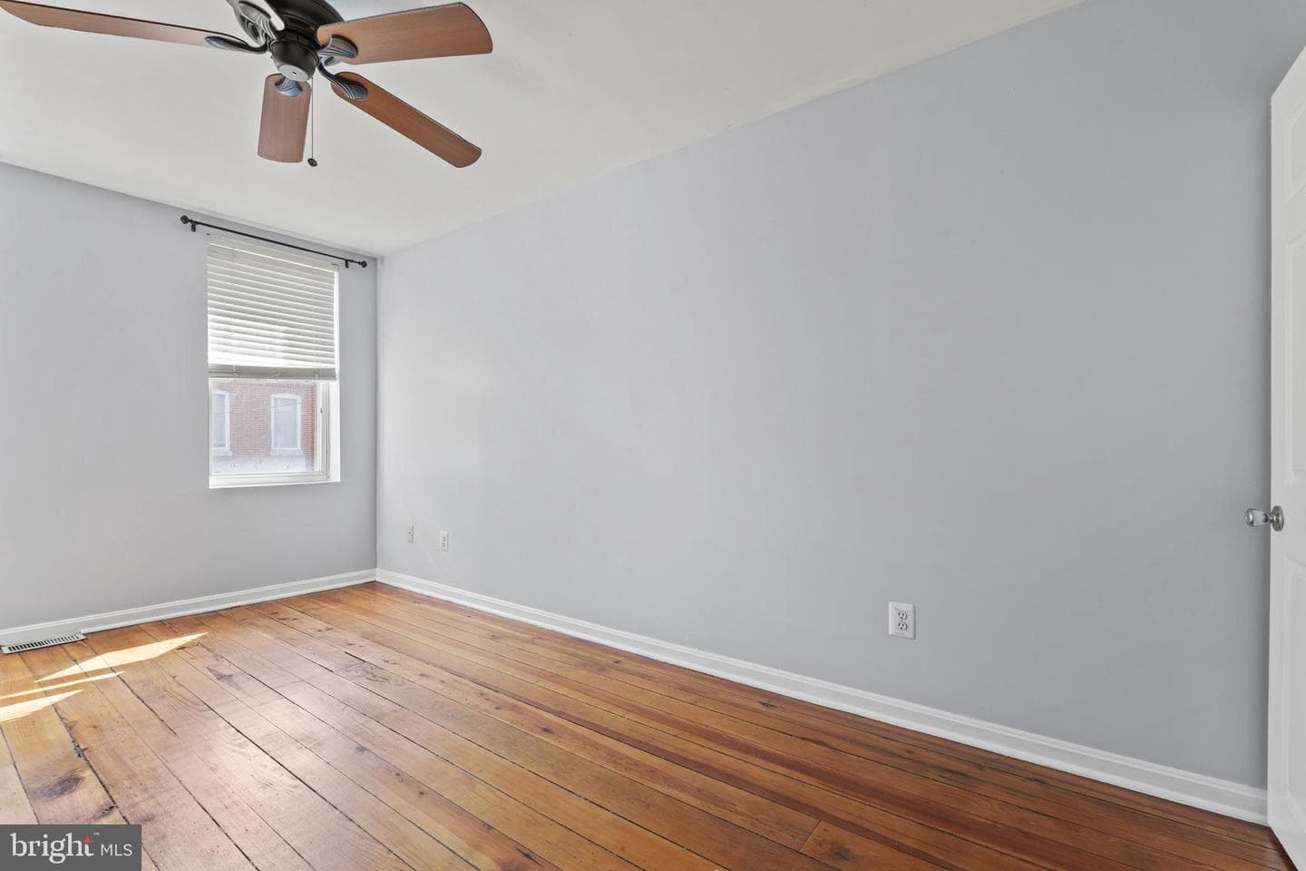 1206 William Street photo 8