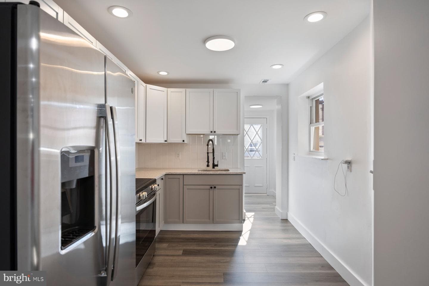 451 W 24th Street photo 10