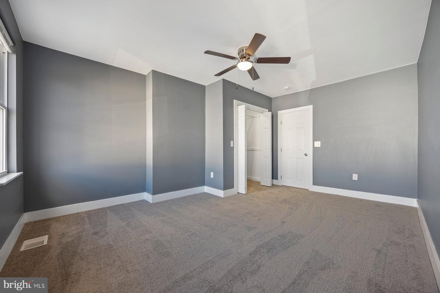 451 W 24th Street photo 18