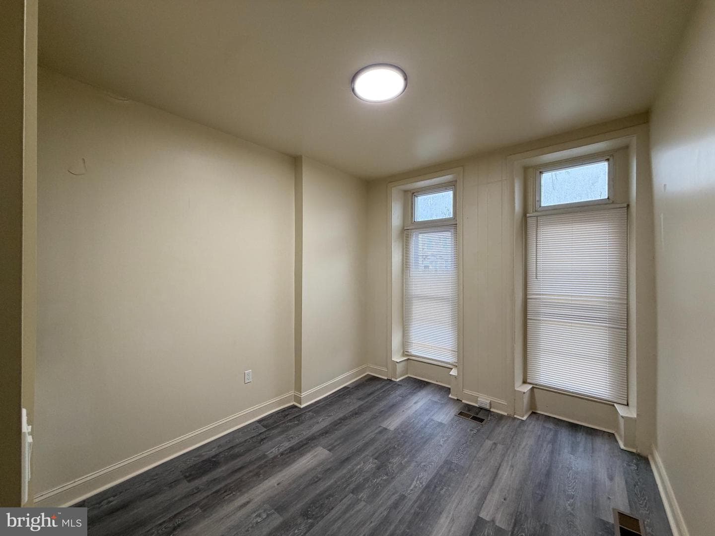 1726 N Fulton Avenue photo 11