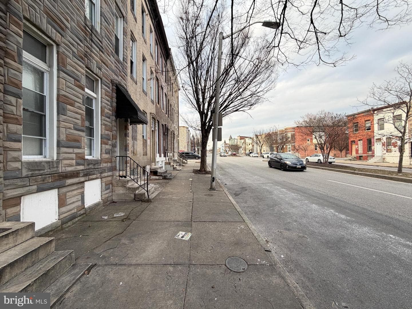 1726 N Fulton Avenue photo 2