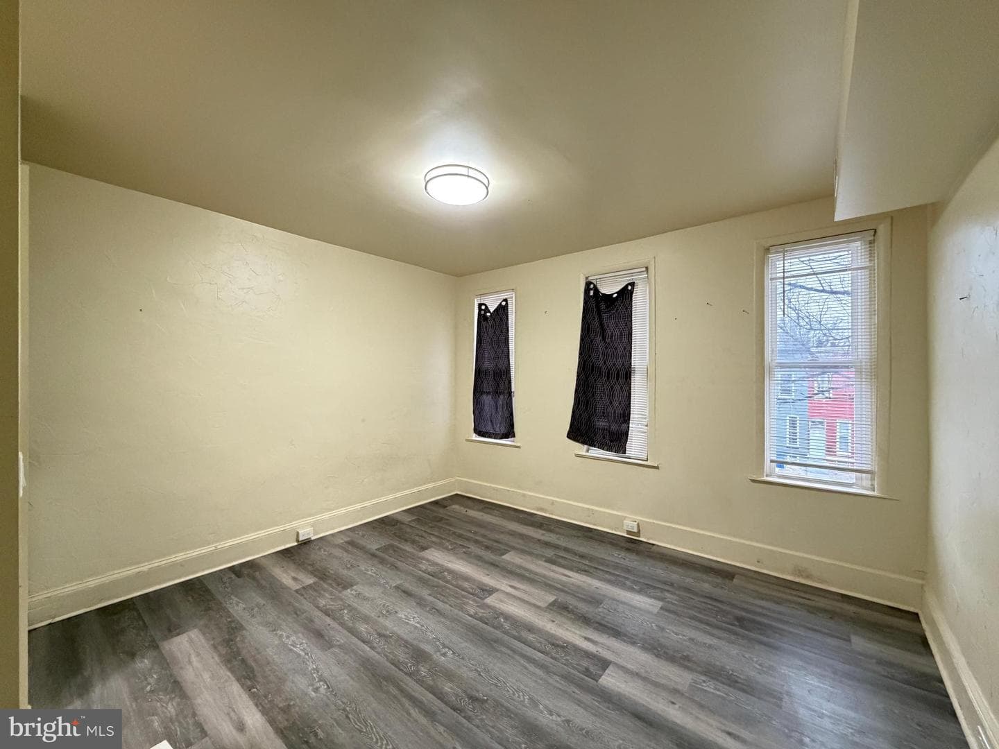 1726 N Fulton Avenue photo 31