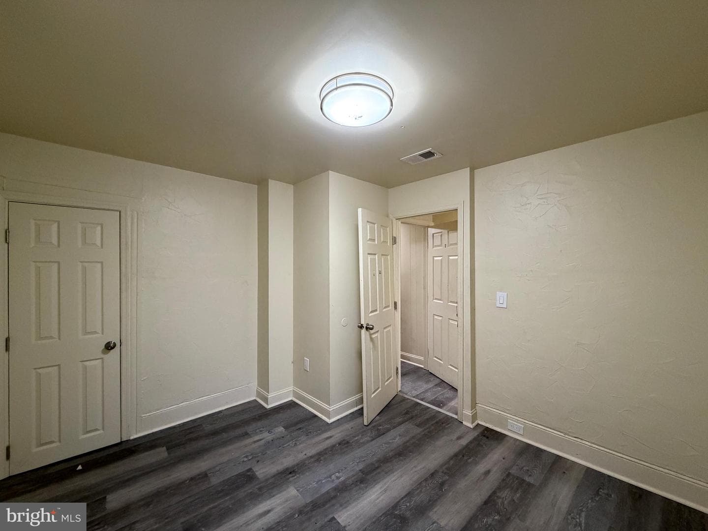 1726 N Fulton Avenue photo 39