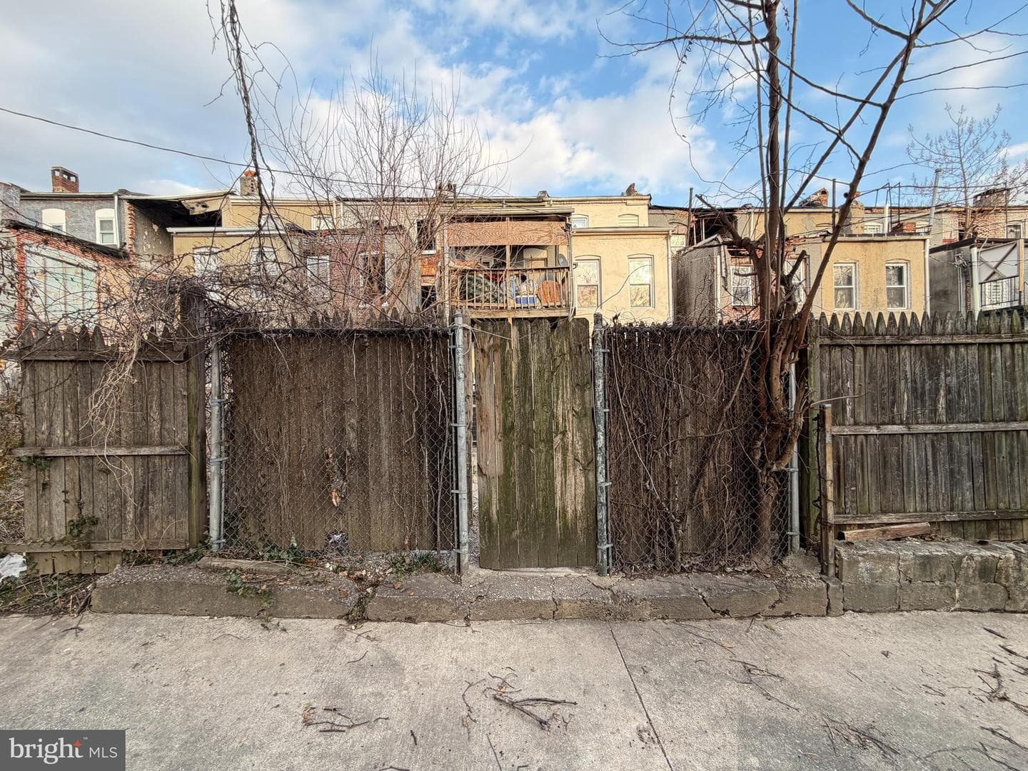 1726 N Fulton Avenue photo 4