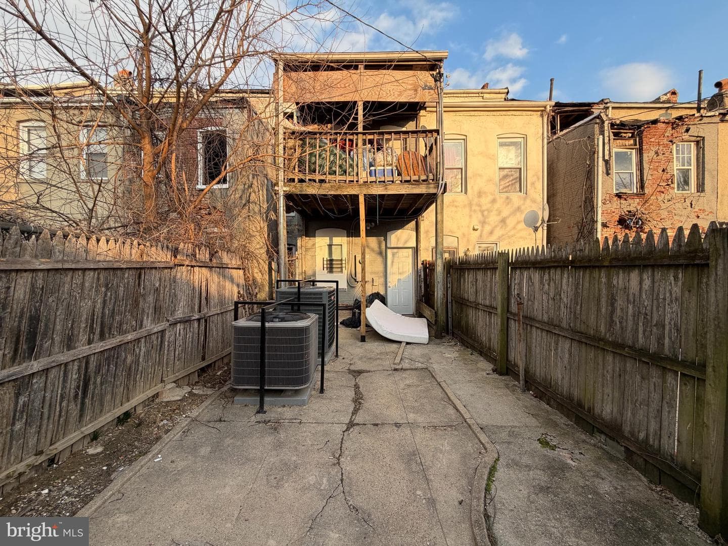 1726 N Fulton Avenue photo 5