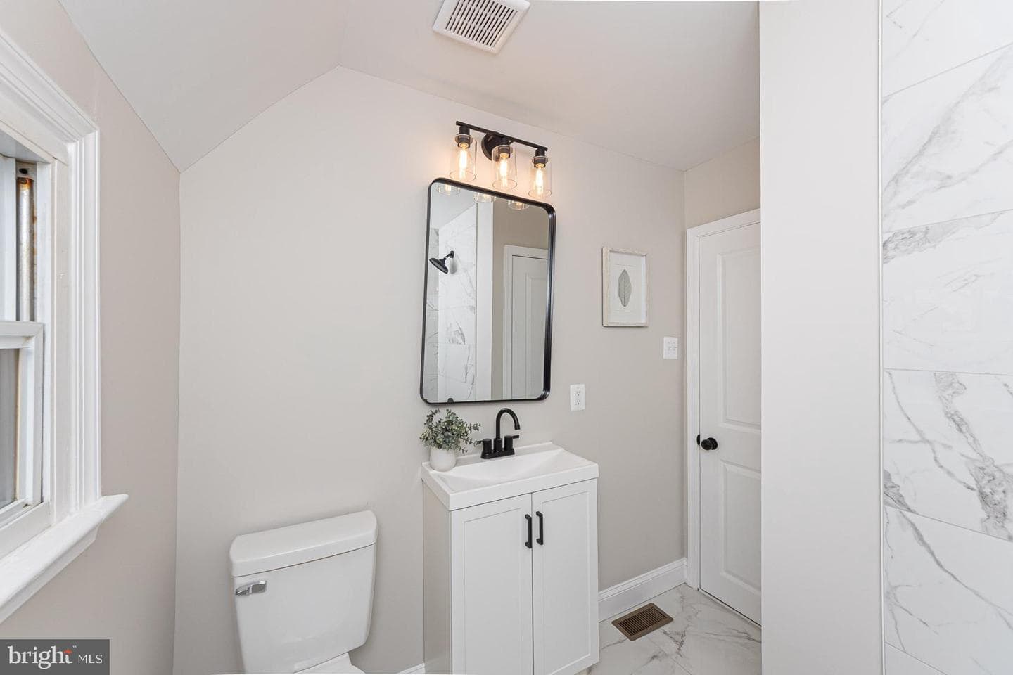 715 Radnor Avenue photo 23