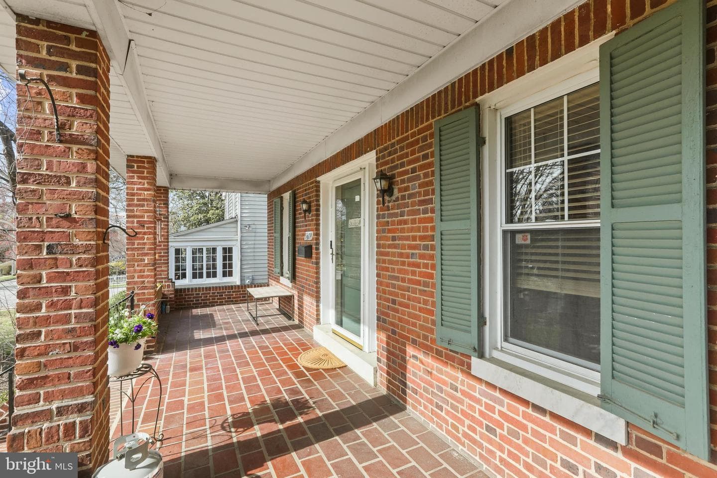5609 Woodcrest Avenue photo 4