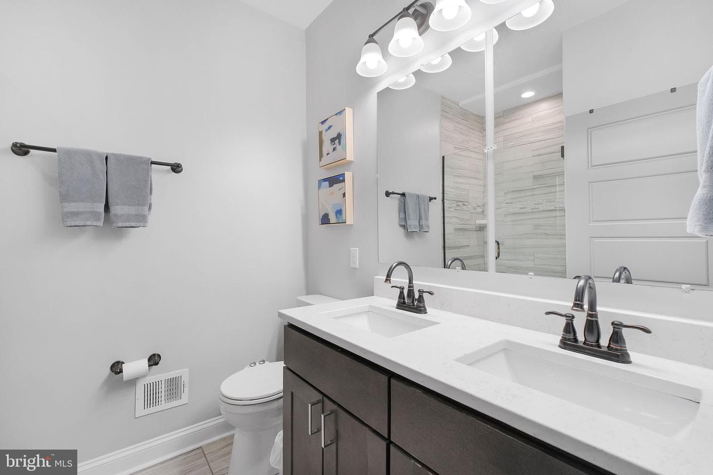 3102 E Lombard Street photo 23