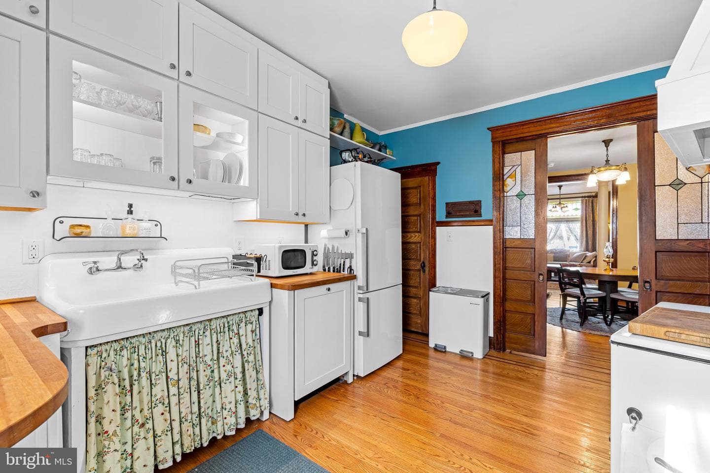 217 W 27th Street W photo 17