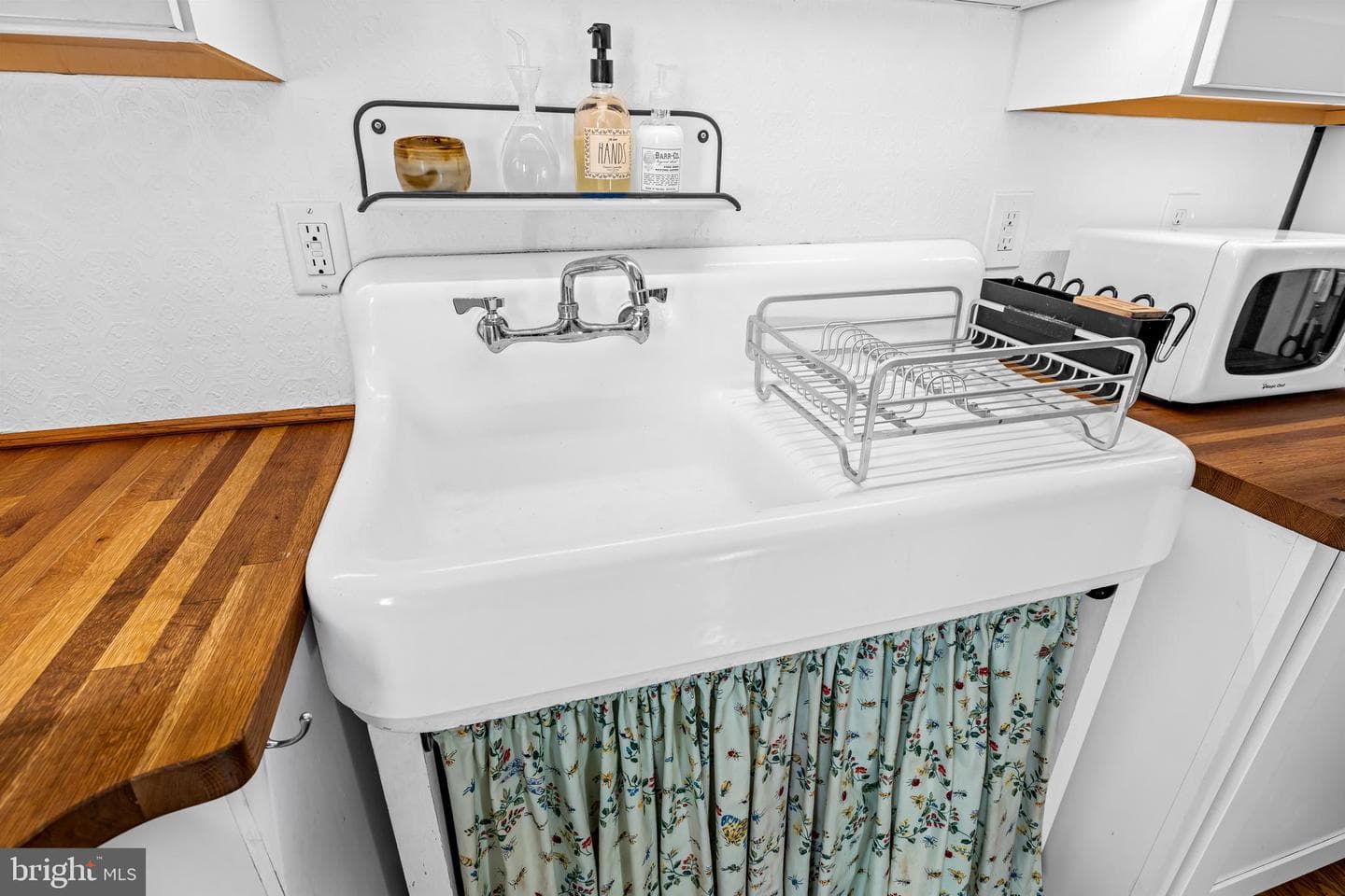 217 W 27th Street W photo 18