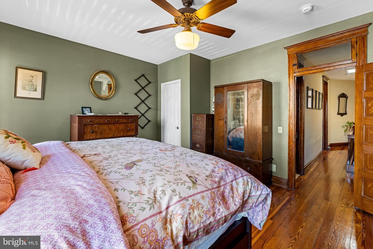 217 W 27th Street W photo 21