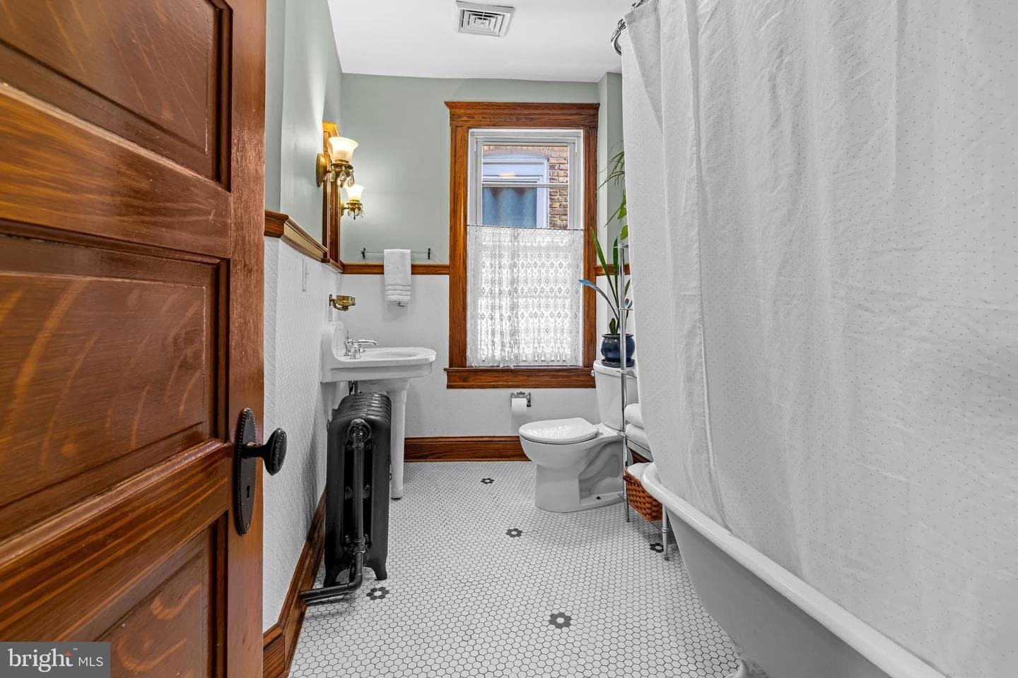 217 W 27th Street W photo 22