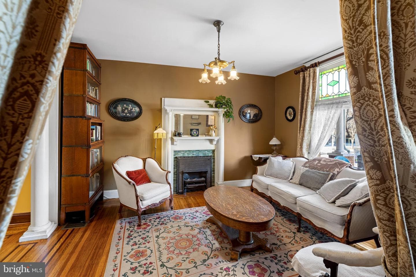 217 W 27th Street W photo 3