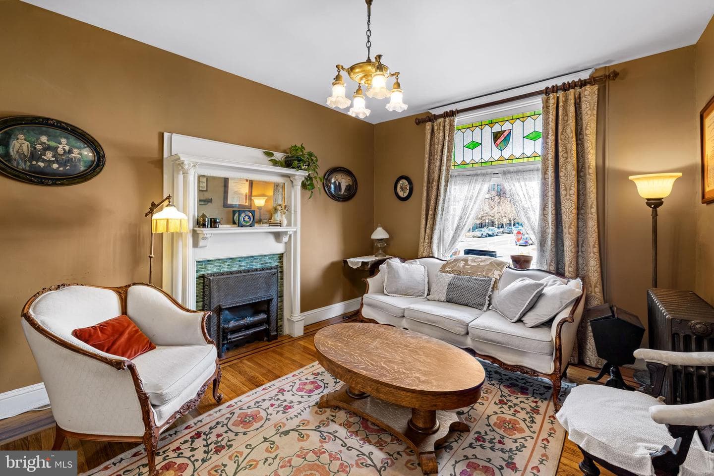 217 W 27th Street W photo 4