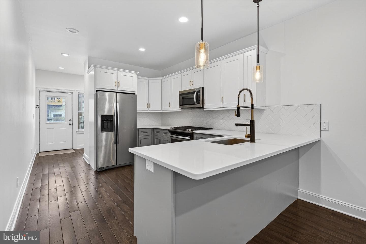 1007 S East Avenue photo 10