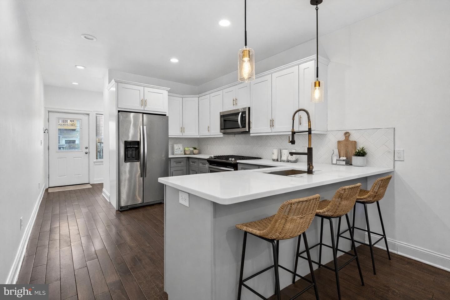 1007 S East Avenue photo 11
