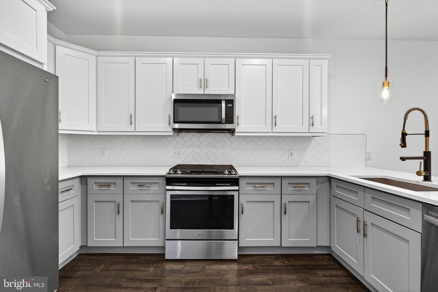 1007 S East Avenue photo 13