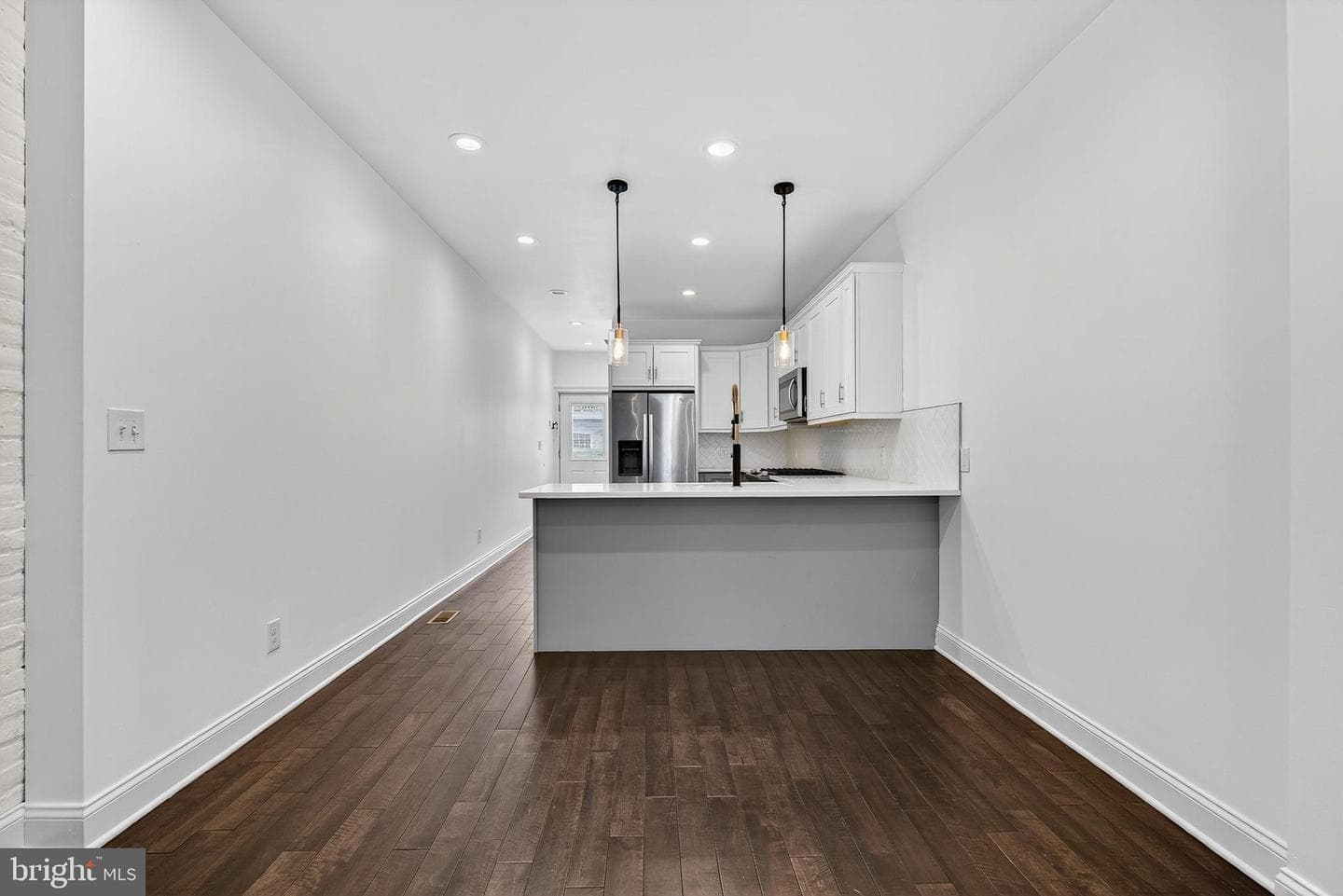 1007 S East Avenue photo 7