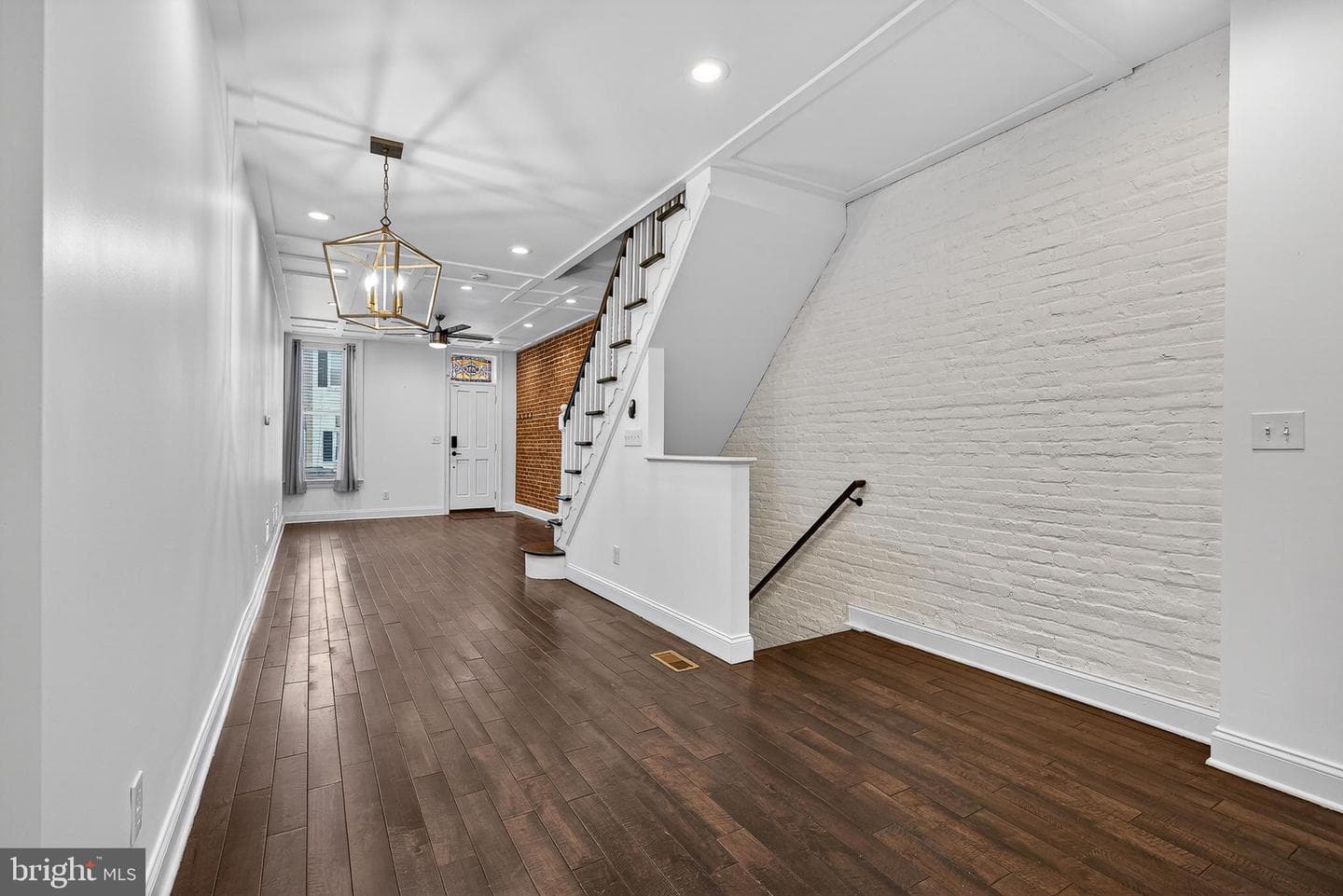 1007 S East Avenue photo 9