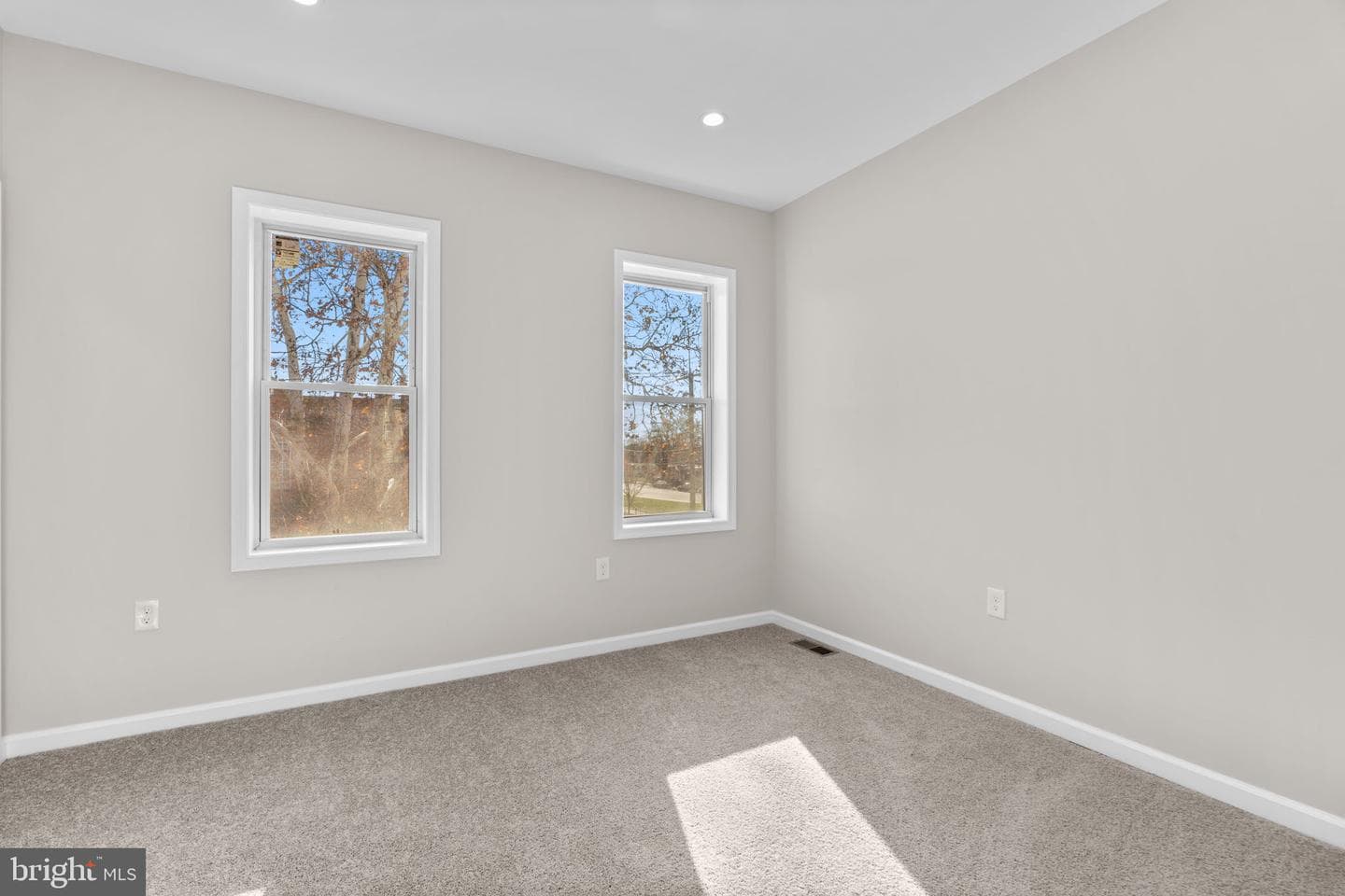 2846 Oakley Avenue photo 17