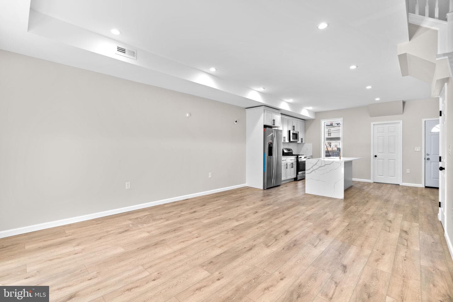 2846 Oakley Avenue photo 4