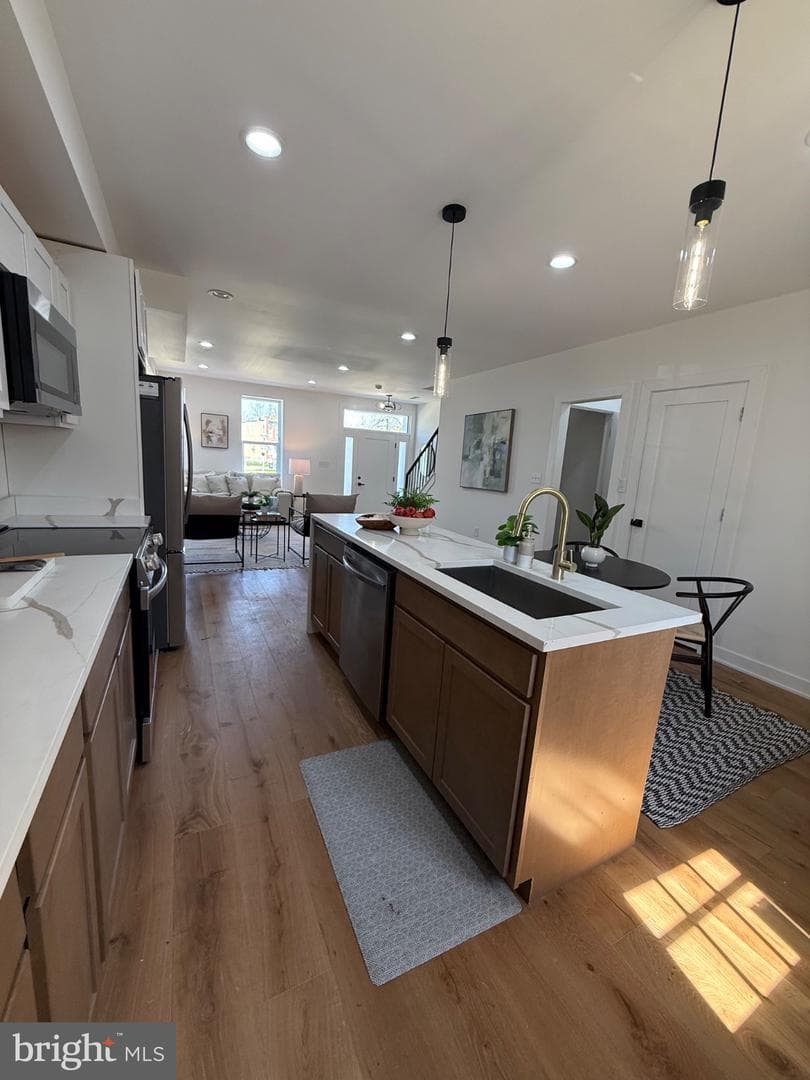 3435 Dupont Avenue photo 20