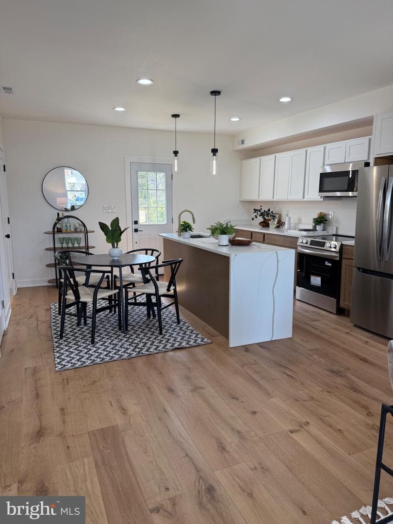 3435 Dupont Avenue photo 21