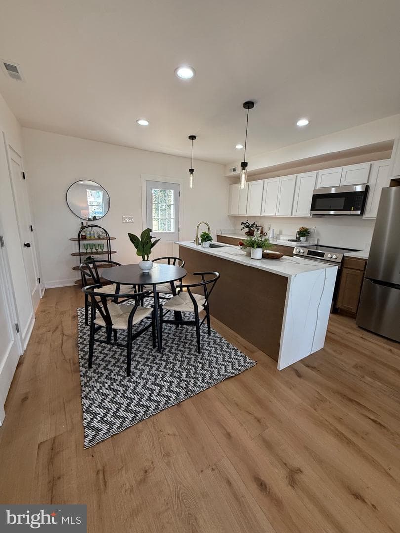 3435 Dupont Avenue photo 23