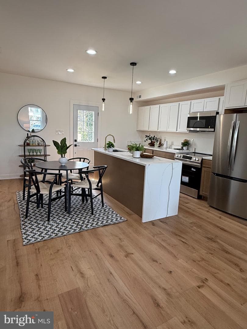 3435 Dupont Avenue photo 24