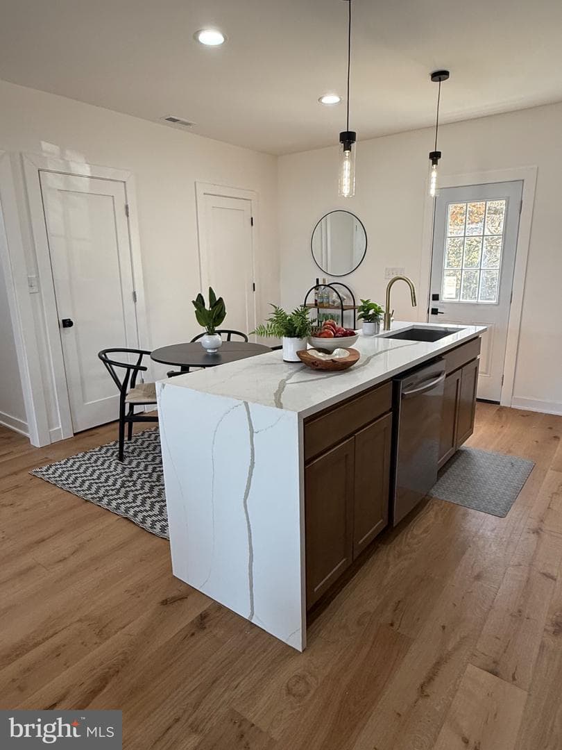 3435 Dupont Avenue photo 25