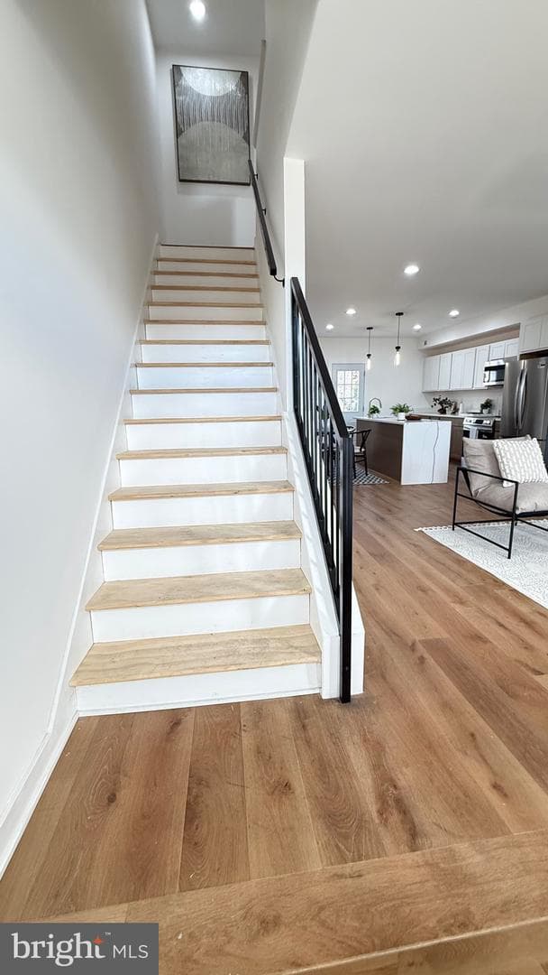 3435 Dupont Avenue photo 29