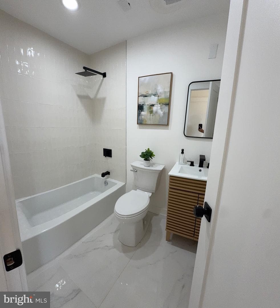 3435 Dupont Avenue photo 34