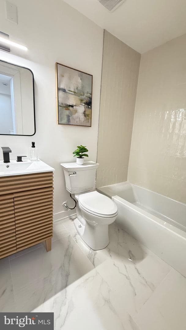 3435 Dupont Avenue photo 38