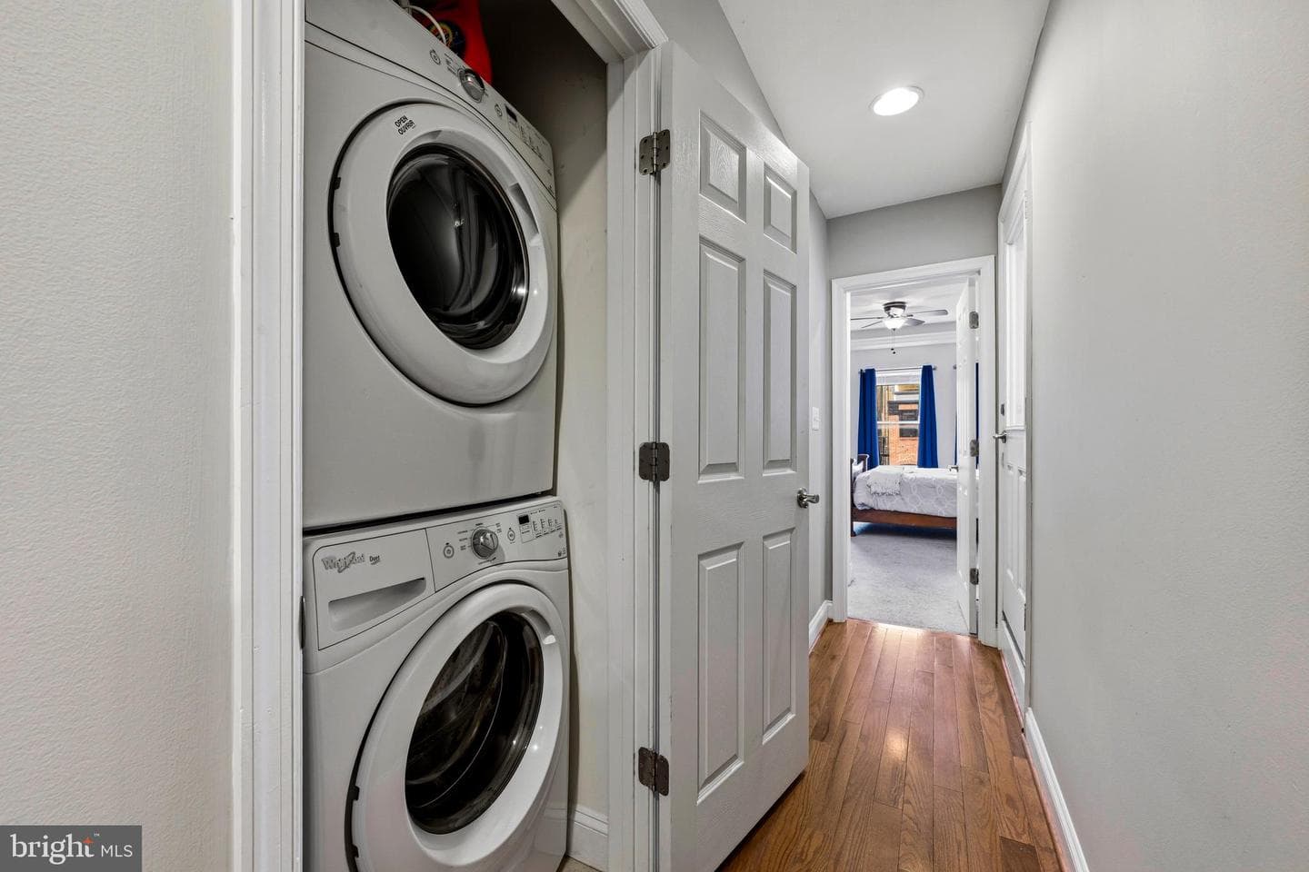 2 W Clement Street photo 19