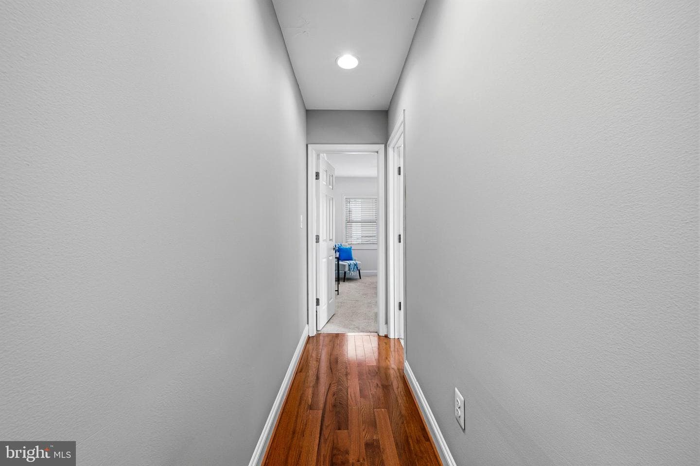 2 W Clement Street photo 21