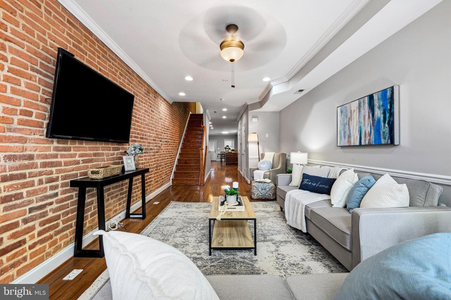 2 W Clement Street photo 3