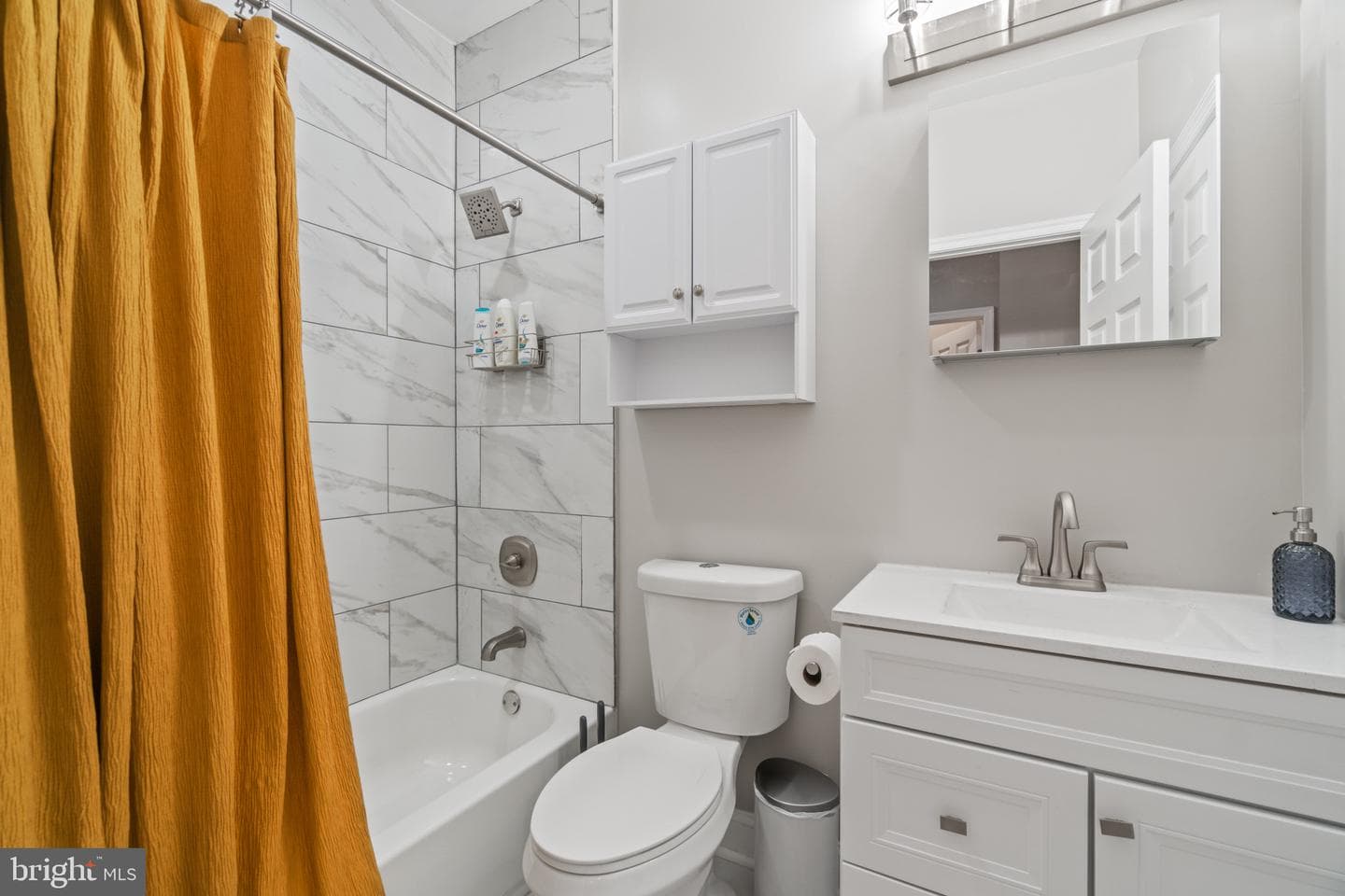 2225 E Chase Street photo 16