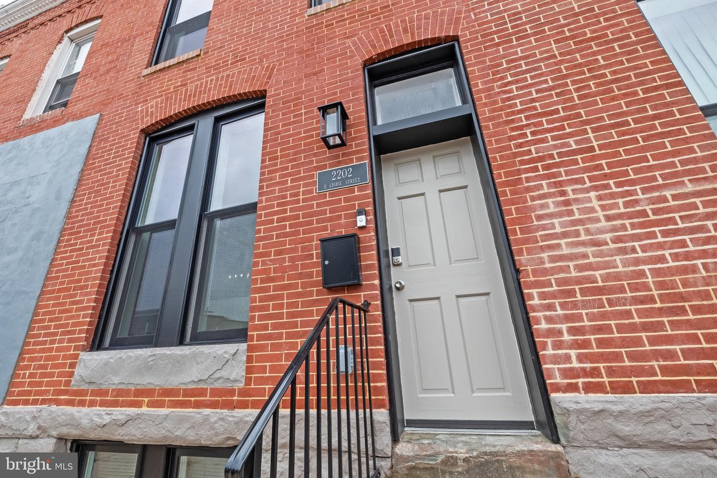 2202 E Chase Street photo 28