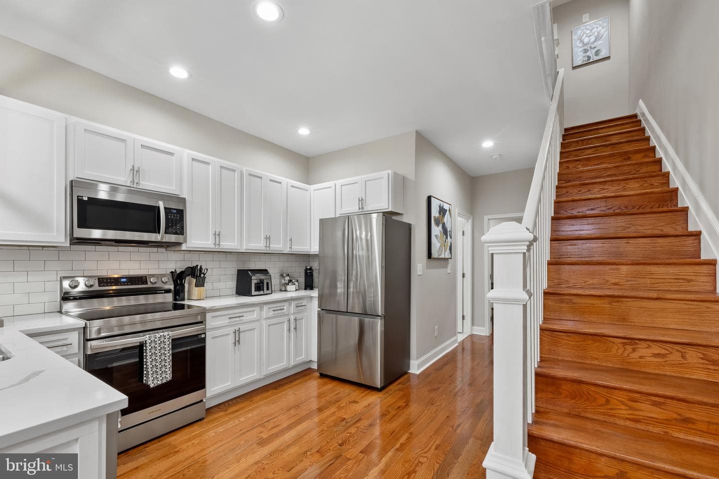 2202 E Chase Street photo 3