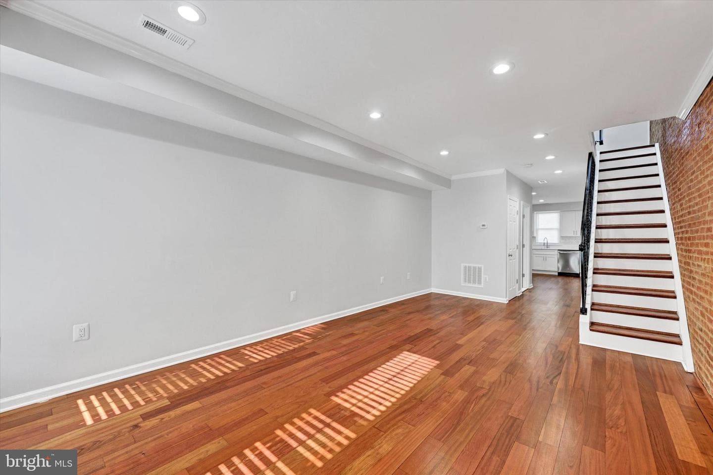 1138 Cleveland Street photo 2