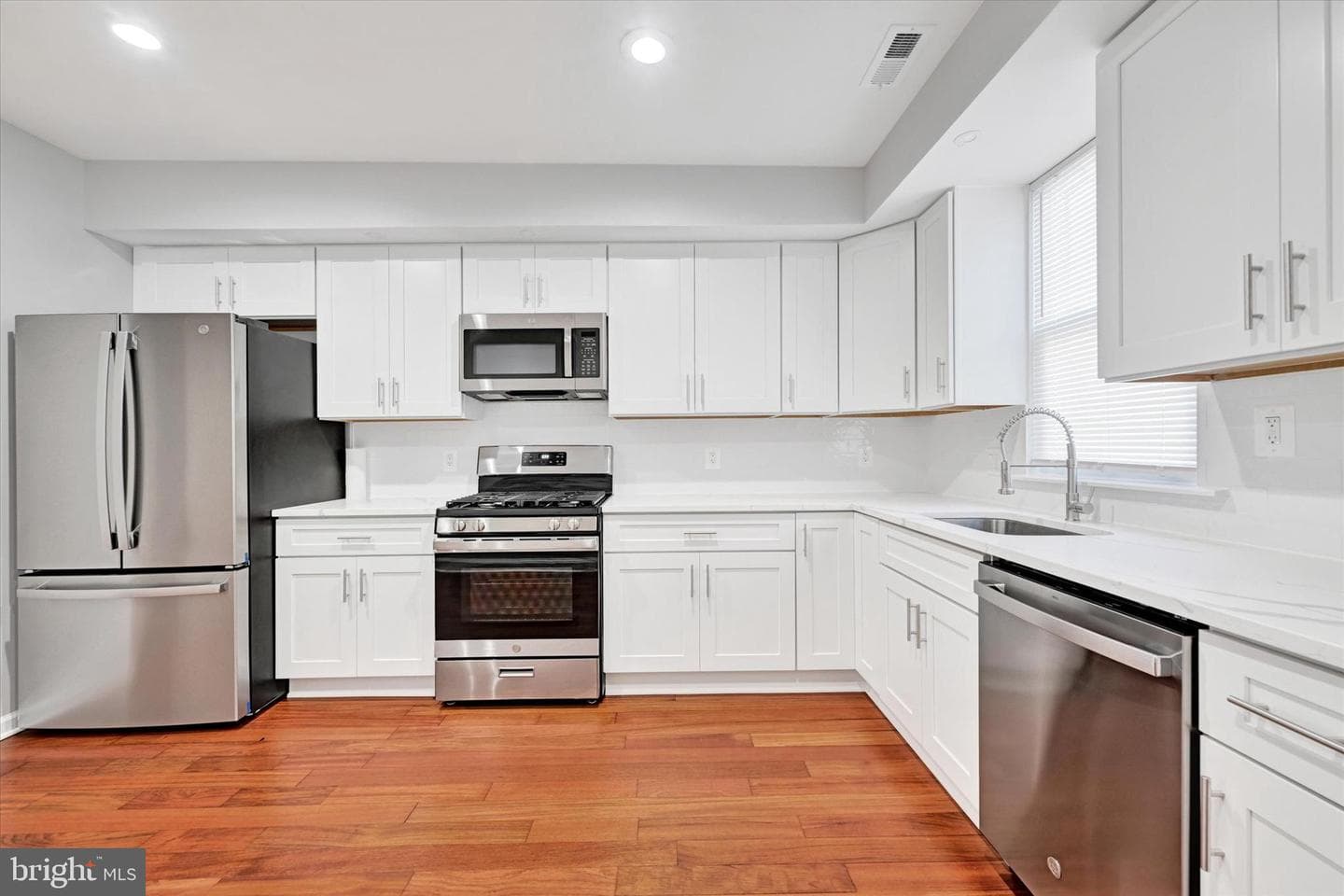 1138 Cleveland Street photo 7